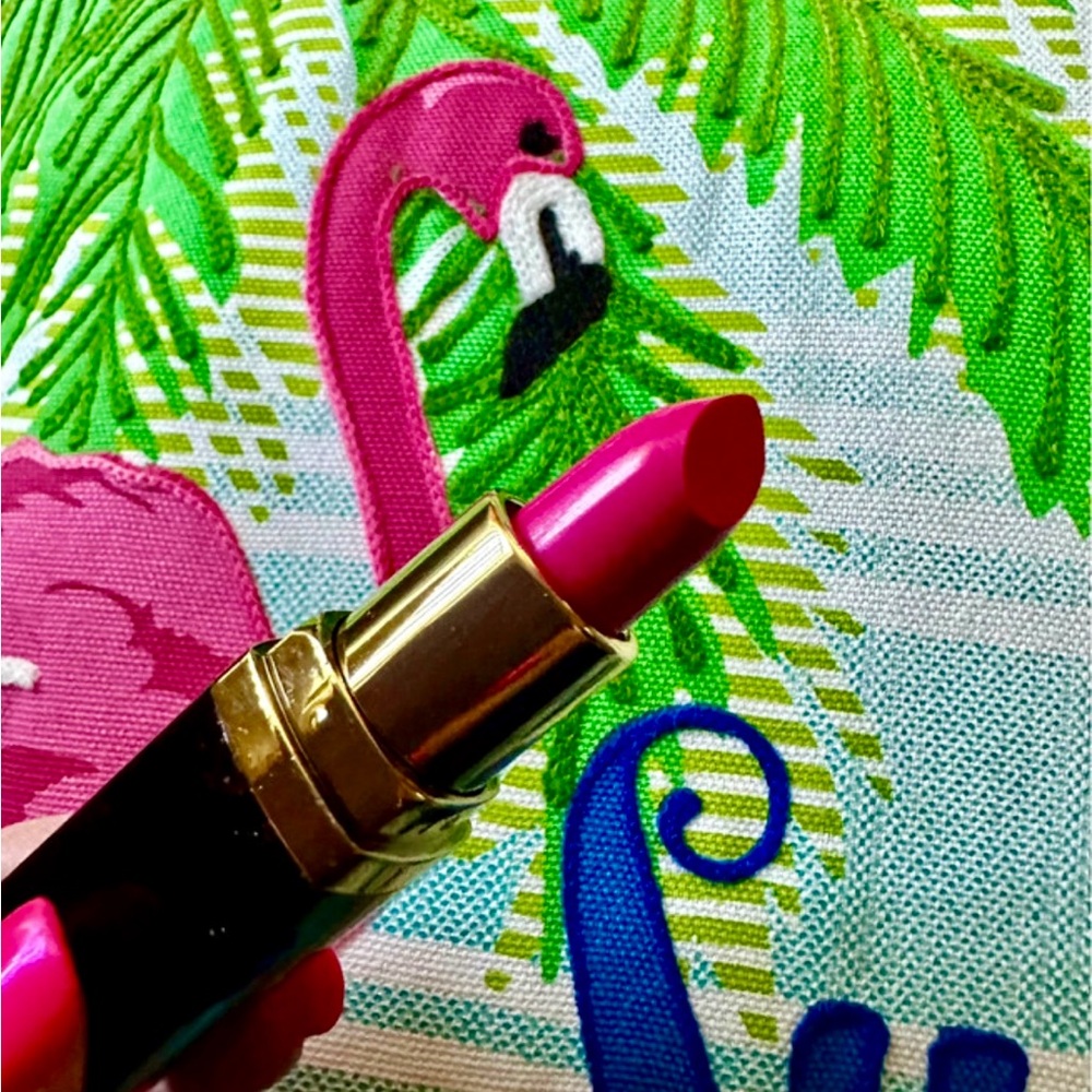 📦 REDUCED! Vibrant Pink 💋 Lipstick